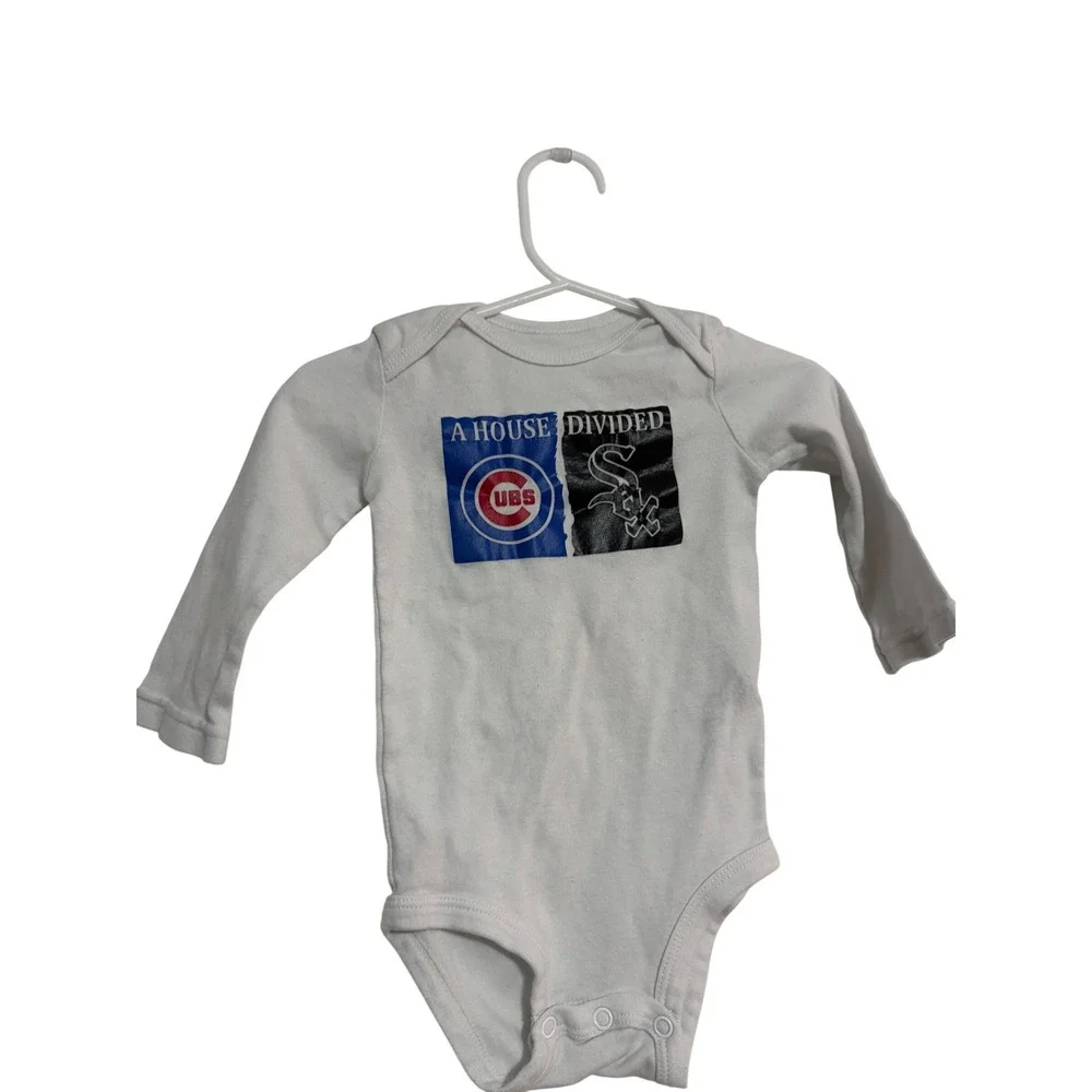 Chicago‎ Cubs White Sox House Divided White Graphic Carter's Bodysuit 9M